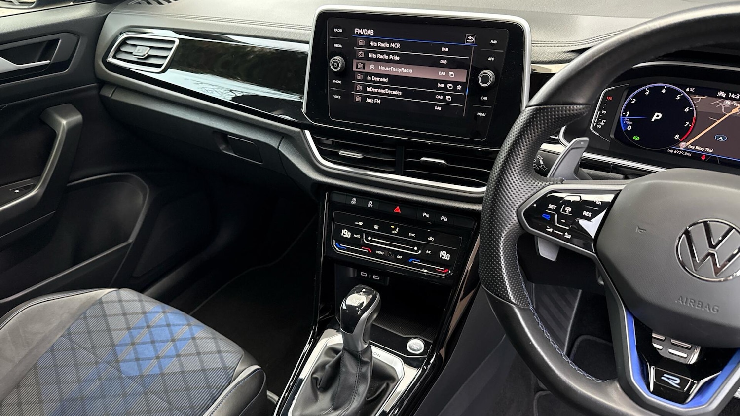 Used Volkswagen T-Roc 2022 for sale - 77016137: Photo 13