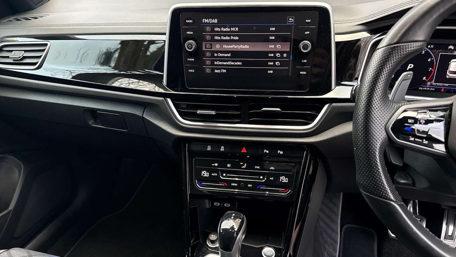 Used Volkswagen T-Roc 2022 for sale - 77016137: Photo 21