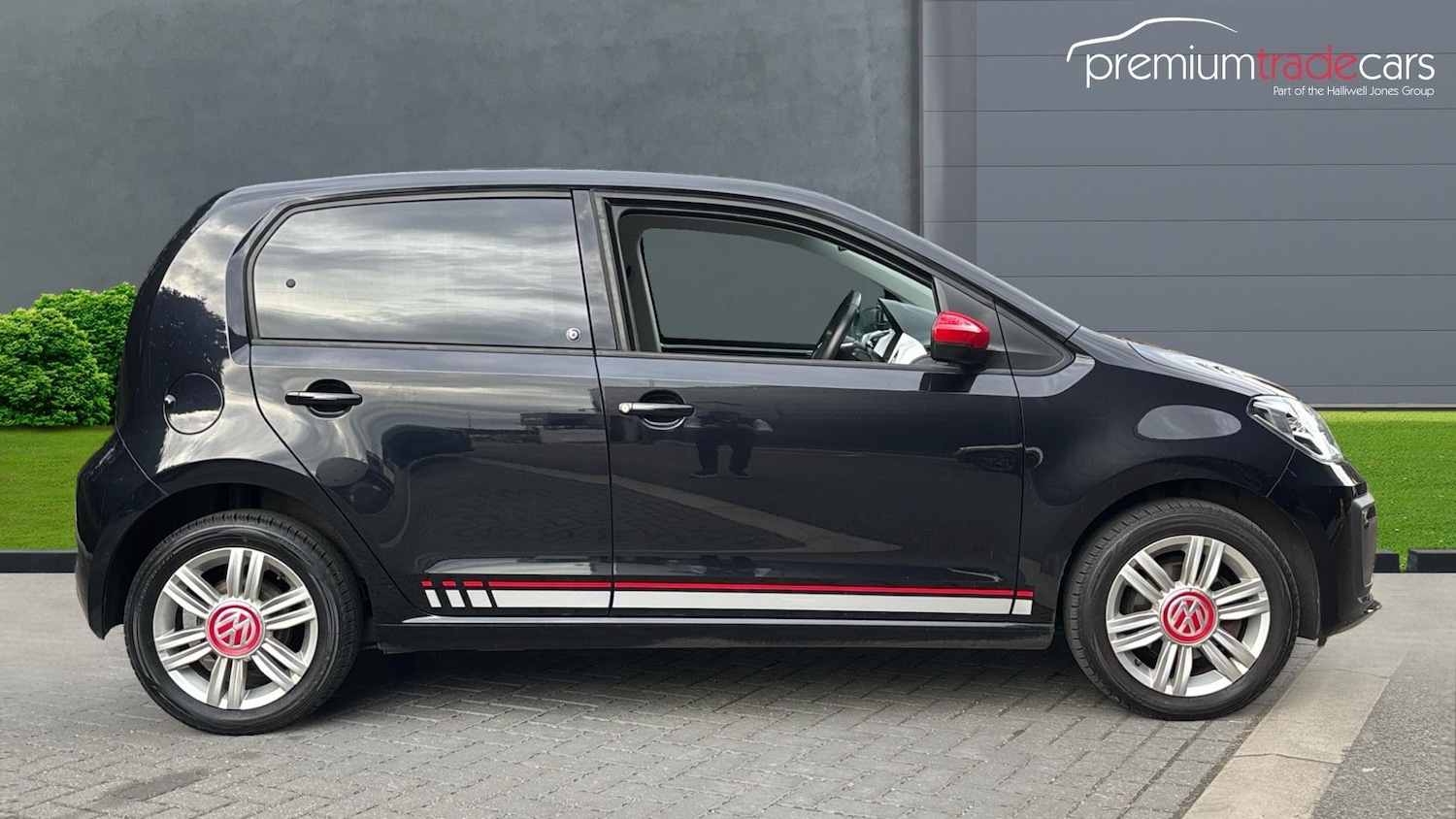 Used Volkswagen up! 2018 for sale - 76772810: Photo 2