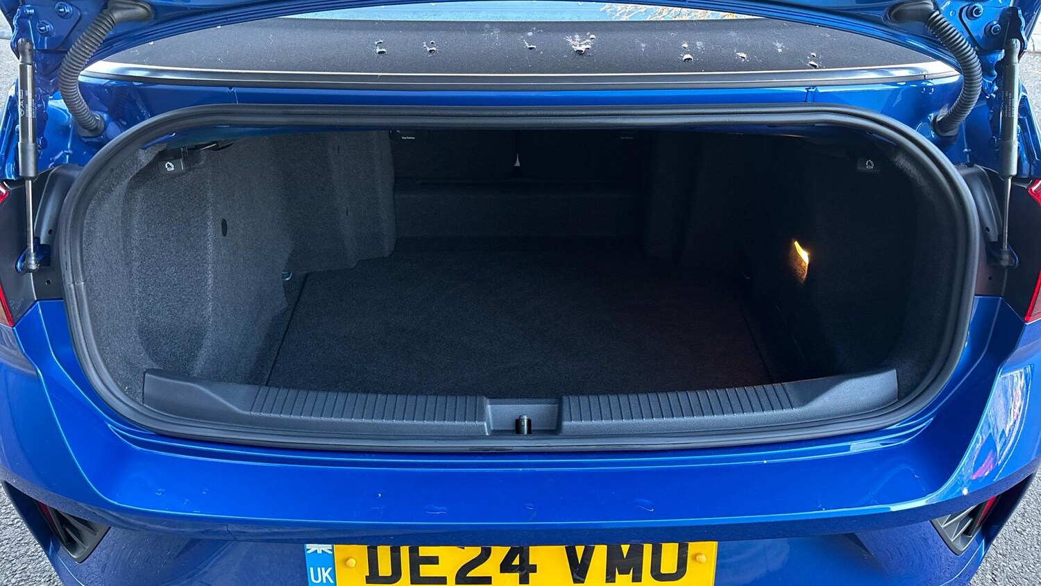 Used Volkswagen T-Roc 2024 for sale - 76772795: Photo 18