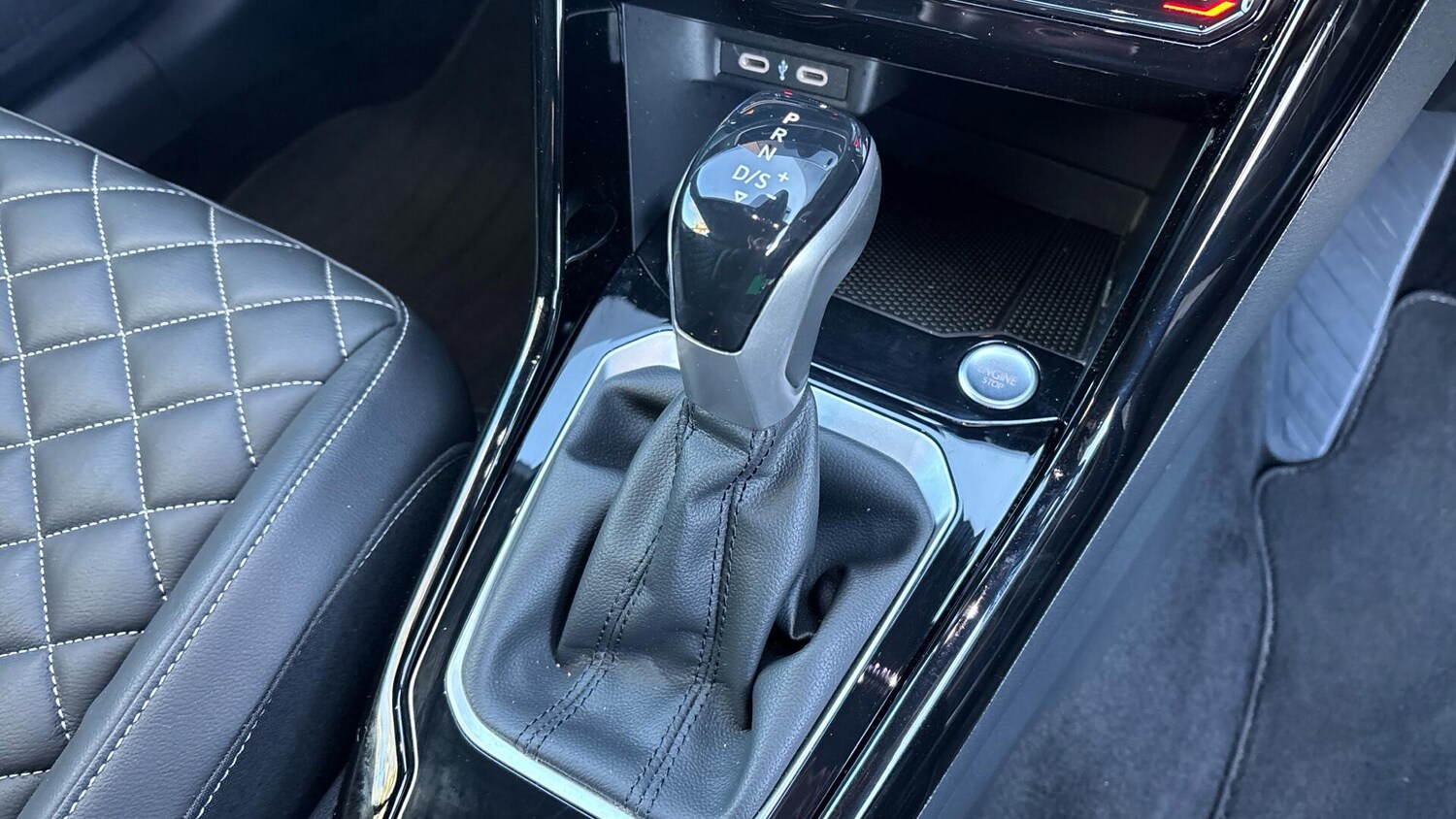 Used Volkswagen T-Roc 2024 for sale - 76772795: Photo 8