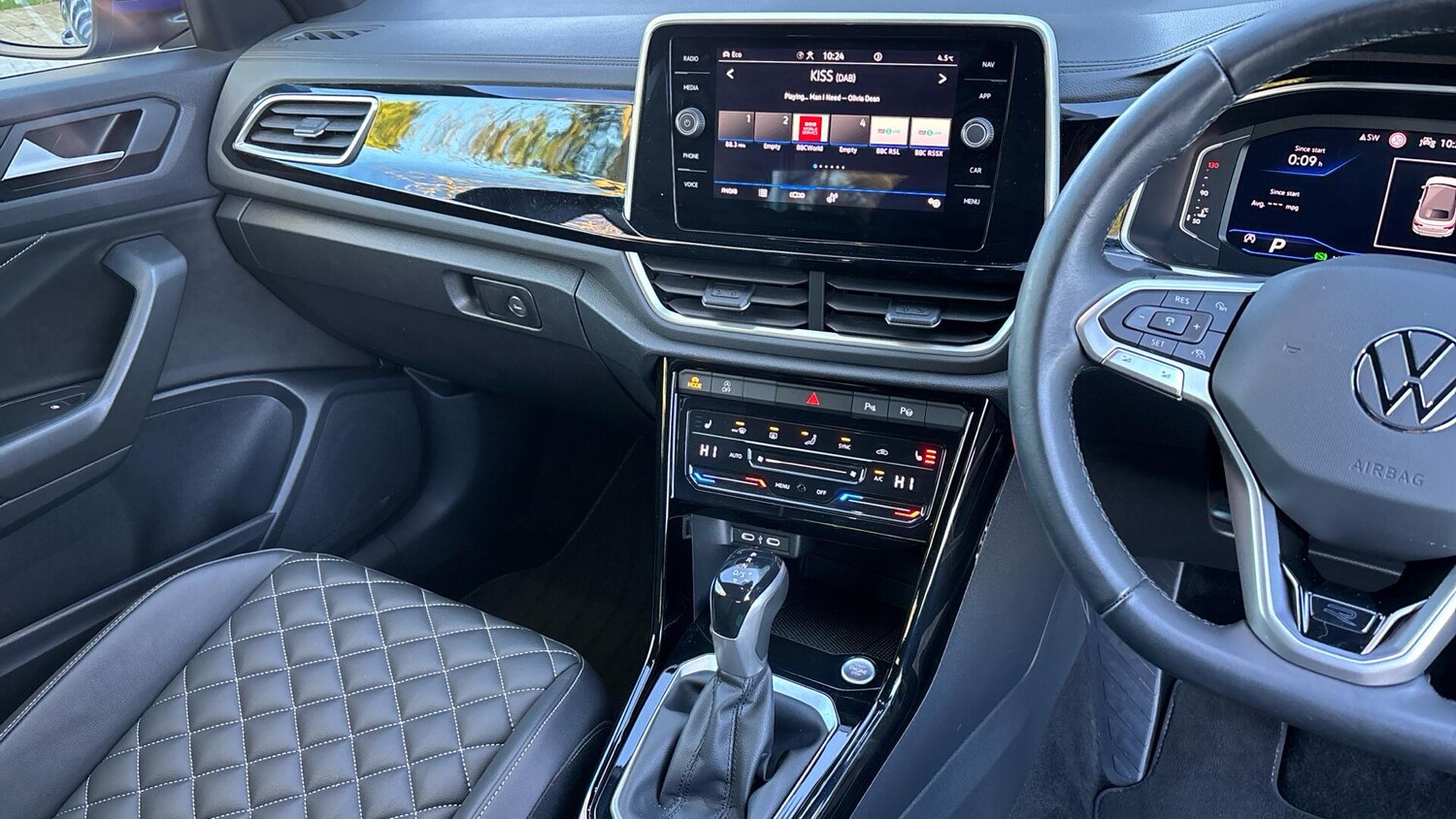 Used Volkswagen T-Roc 2024 for sale - 76772795: Photo 9