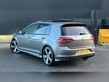 Used Volkswagen Golf 2016 for sale - 76772789: Photo