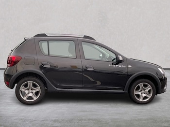 Used Dacia Sandero Stepway 2018 for sale - 76198495: Photo
