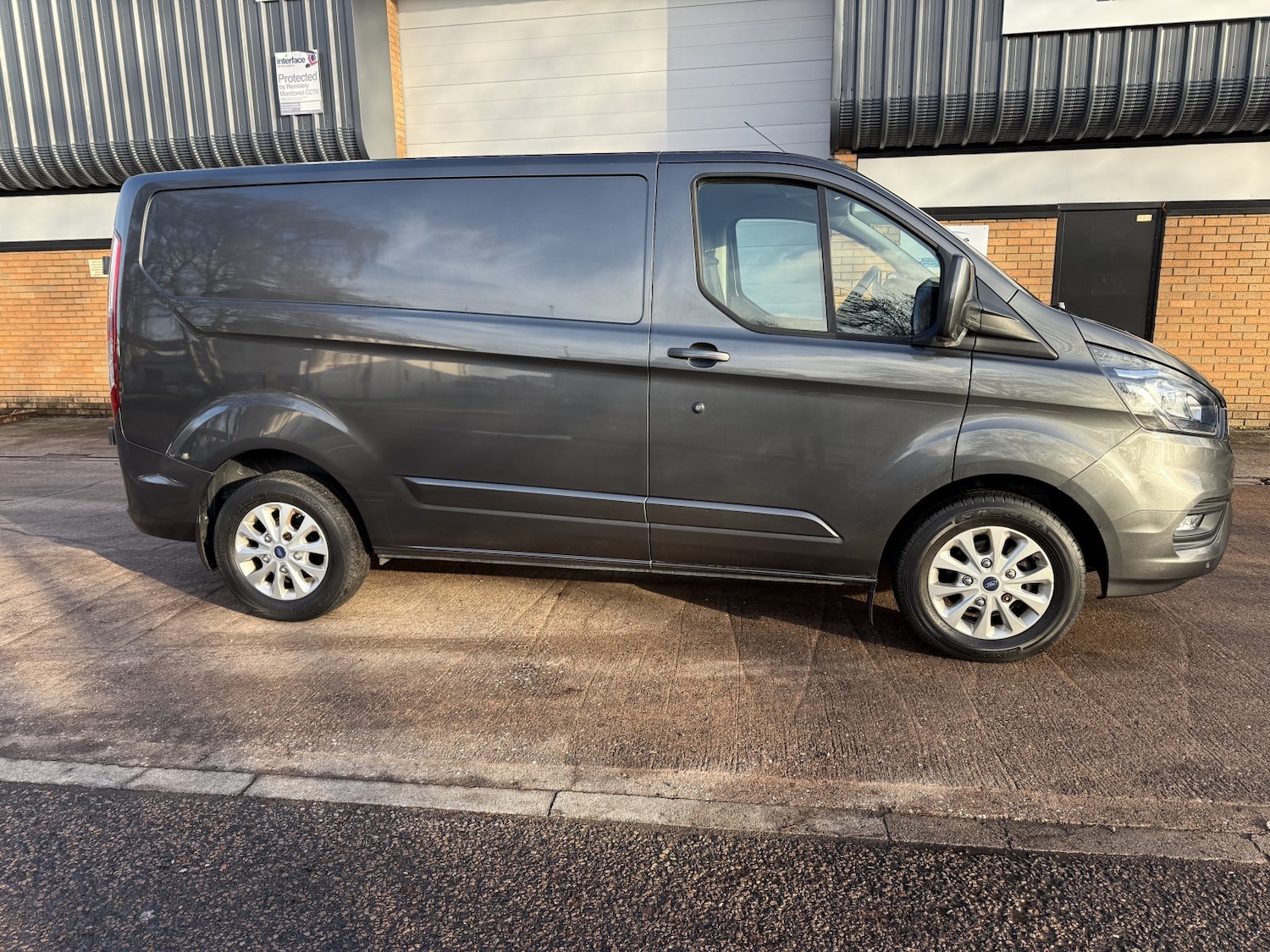 Used Ford Transit Custom 2018 for sale - 76963282: Photo 2