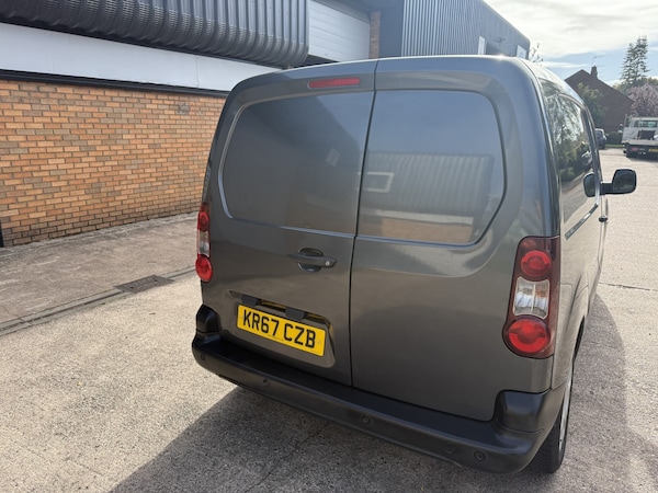 Used Peugeot Partner 2017 for sale - 76198254: Photo 9