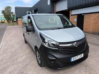 Used Vauxhall Vivaro 2017 for sale - 75667840: Photo
