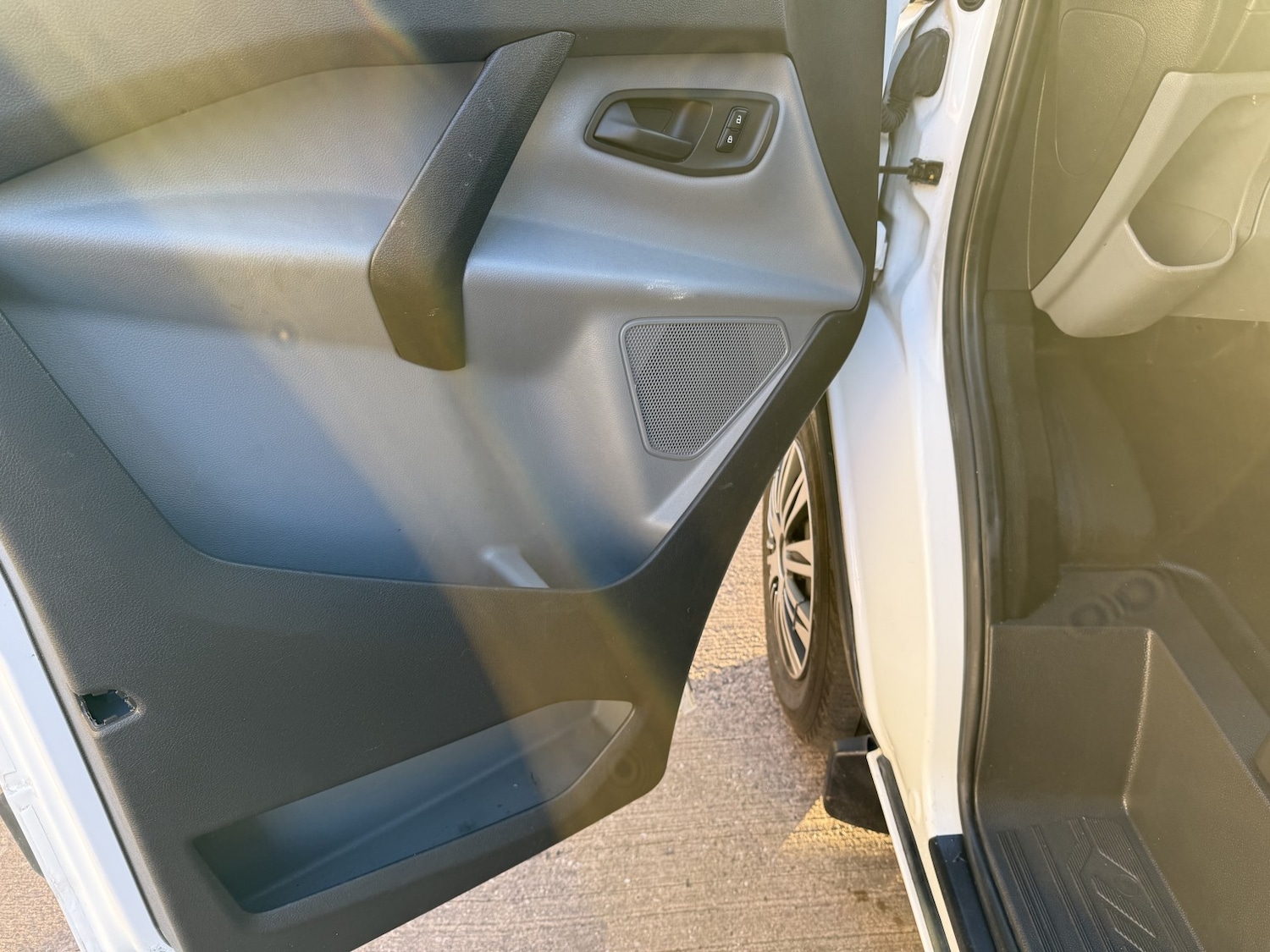 Used Ford Transit Custom 2017 for sale - 76951095: Photo 18