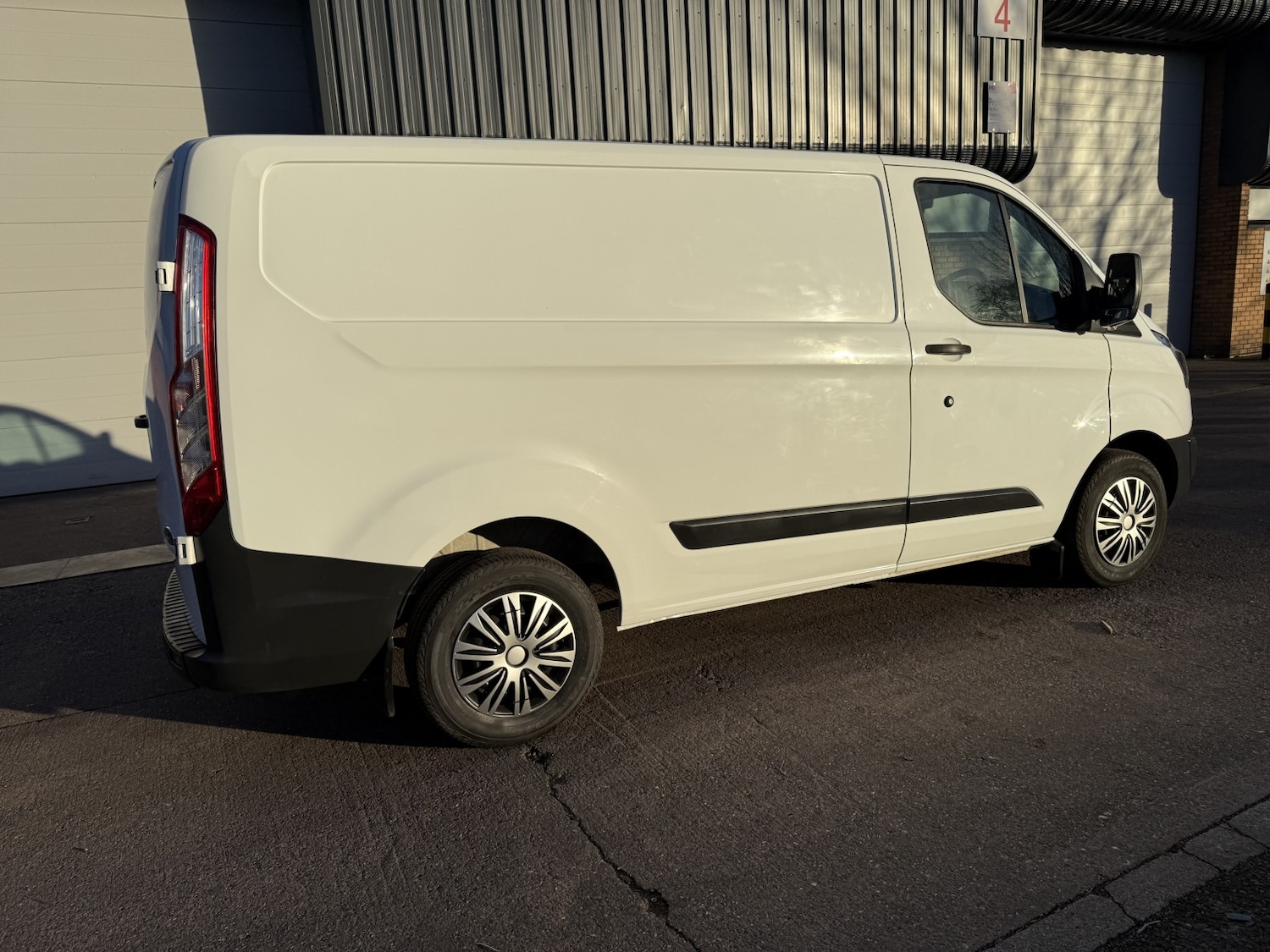 Used Ford Transit Custom 2017 for sale - 76951095: Photo 3