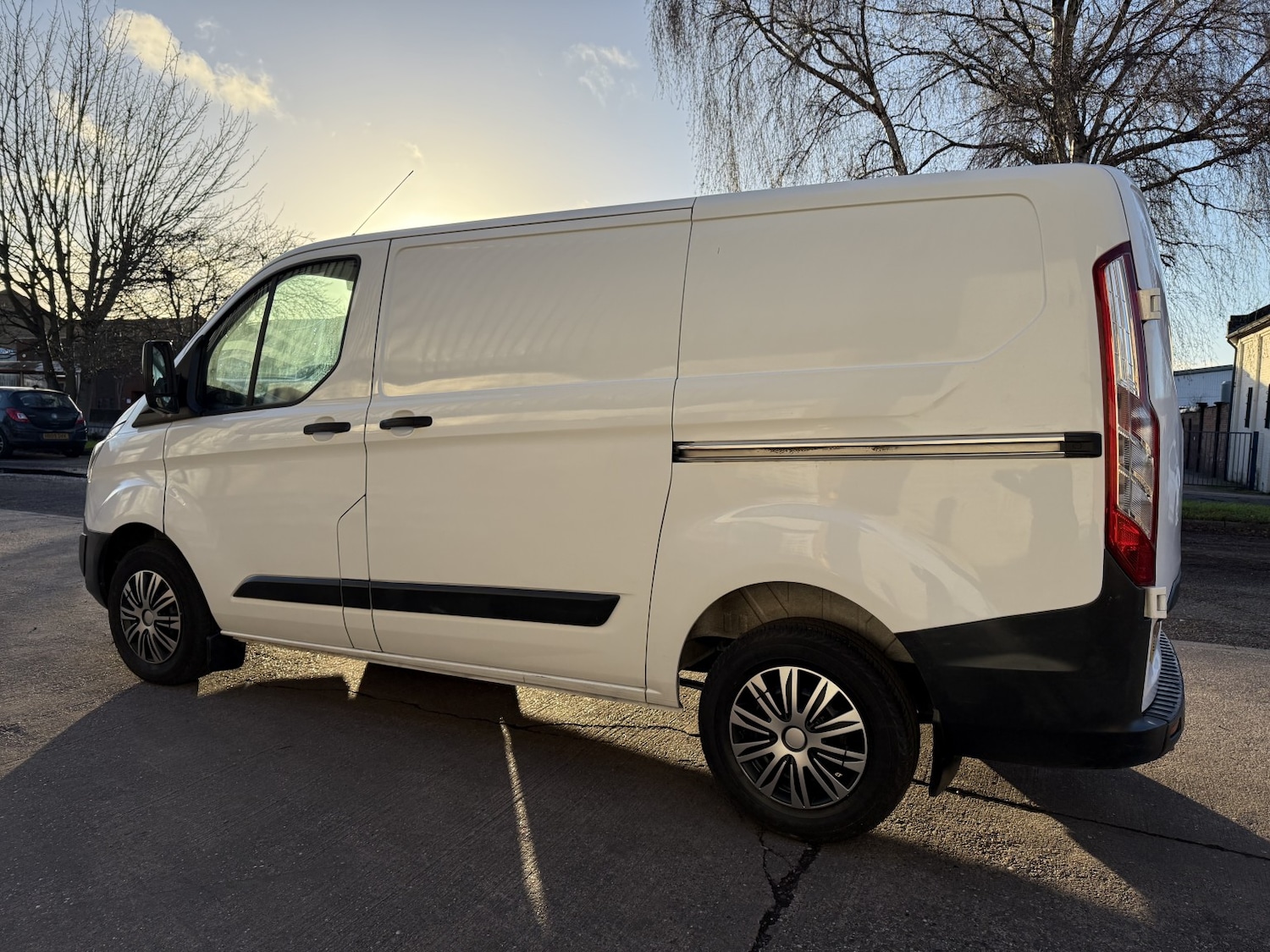 Used Ford Transit Custom 2017 for sale - 76951095: Photo 4