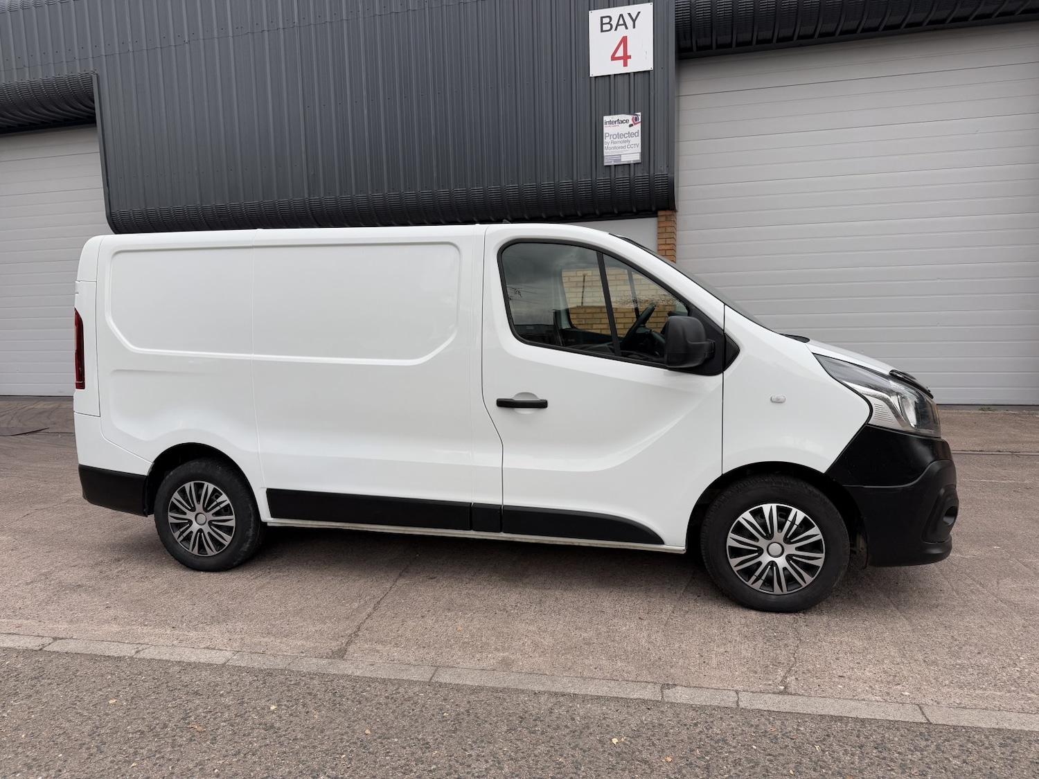 Used Renault Trafic 2018 for sale - 76324815: Photo 2