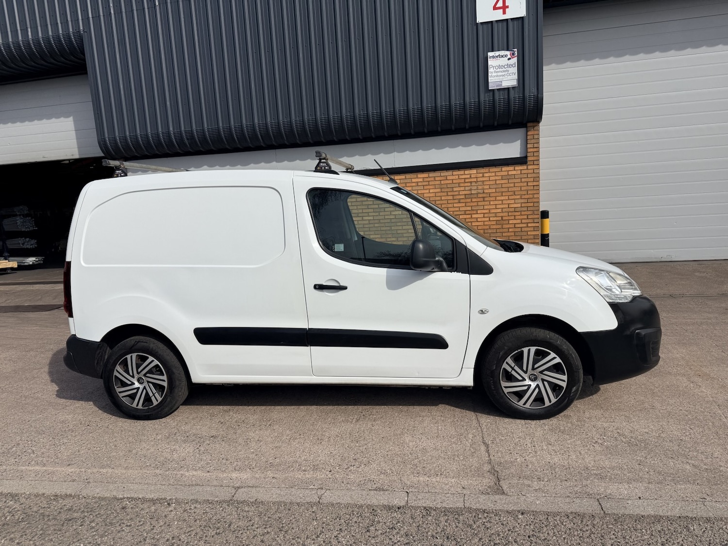 Used Citroen Berlingo 2017 for sale - 77981785: Photo 8