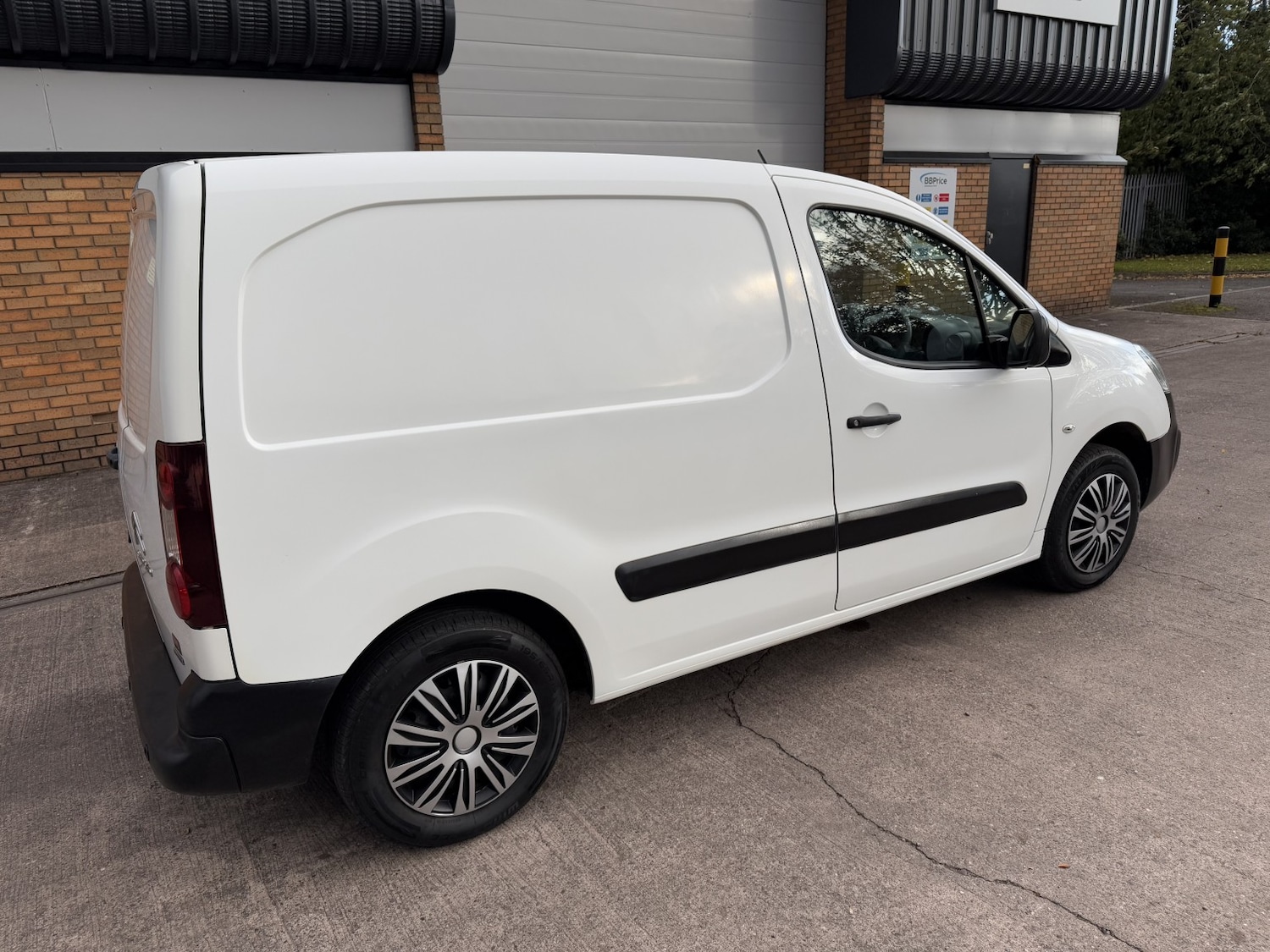 Used Citroen Berlingo 2017 for sale - 76402203: Photo 4