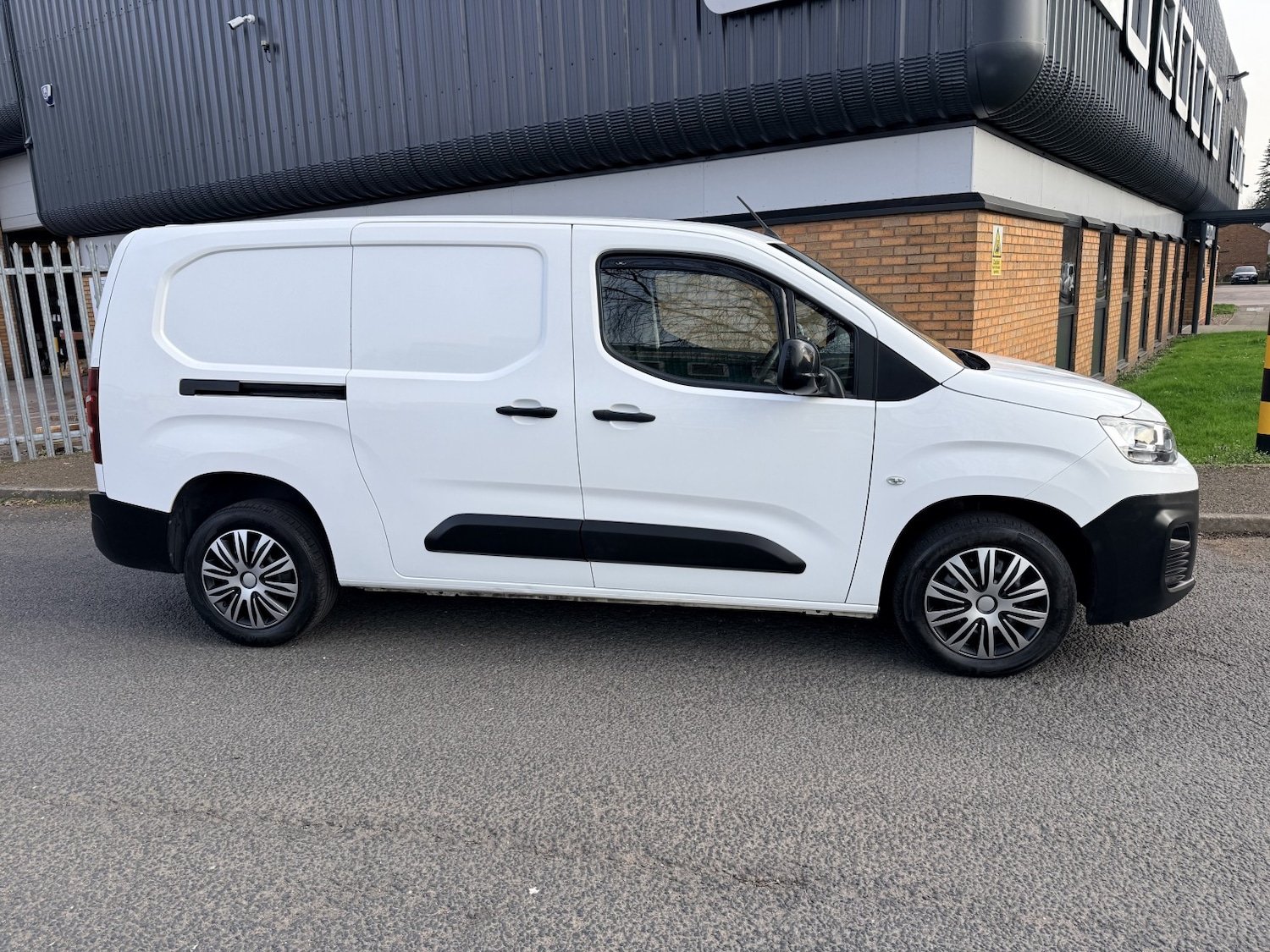 Used Citroen Berlingo 2022 for sale - 77766489: Photo 5