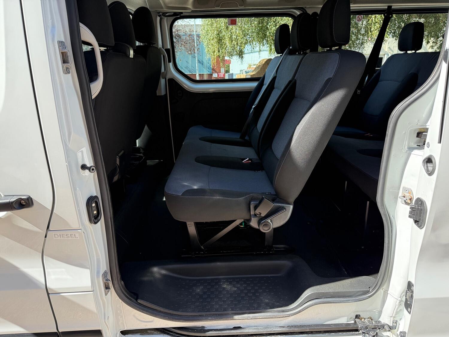 Used Vauxhall Vivaro 2017 for sale - 76070313: Photo 14