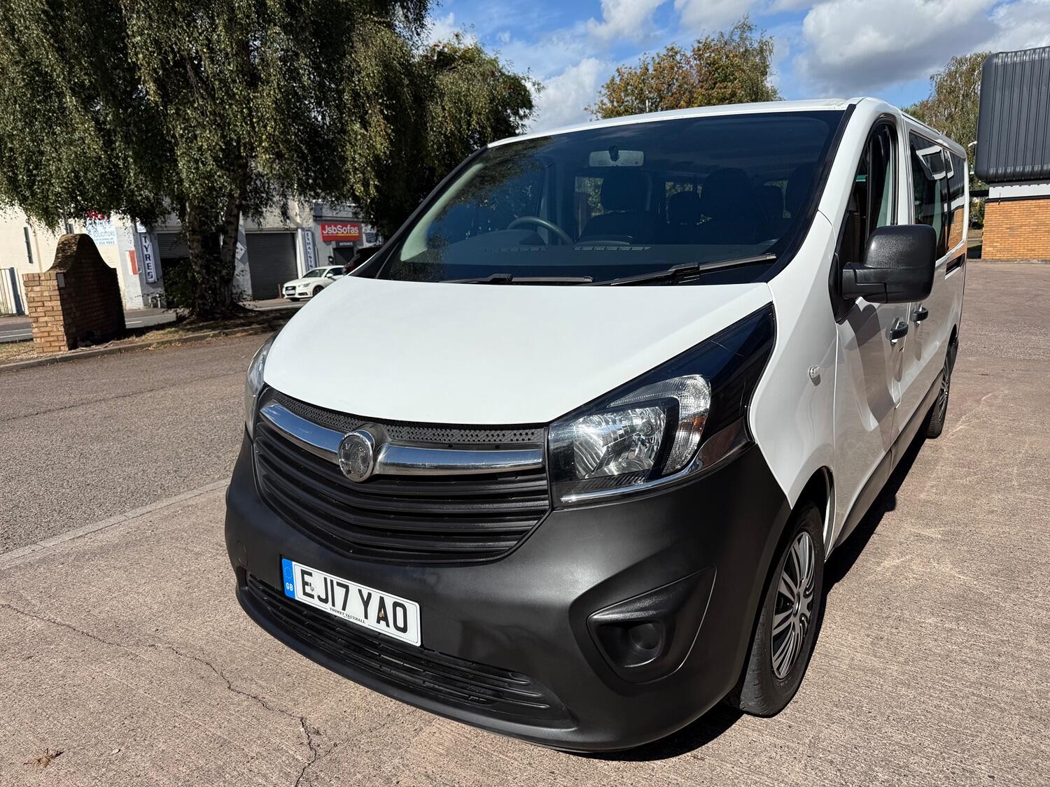 Used Vauxhall Vivaro 2017 for sale - 76070313: Photo 5