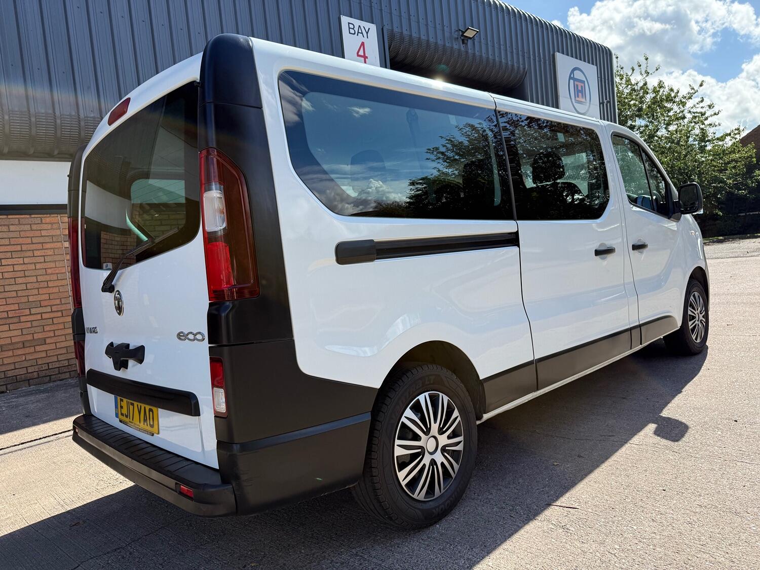 Used Vauxhall Vivaro 2017 for sale - 76070313: Photo 9