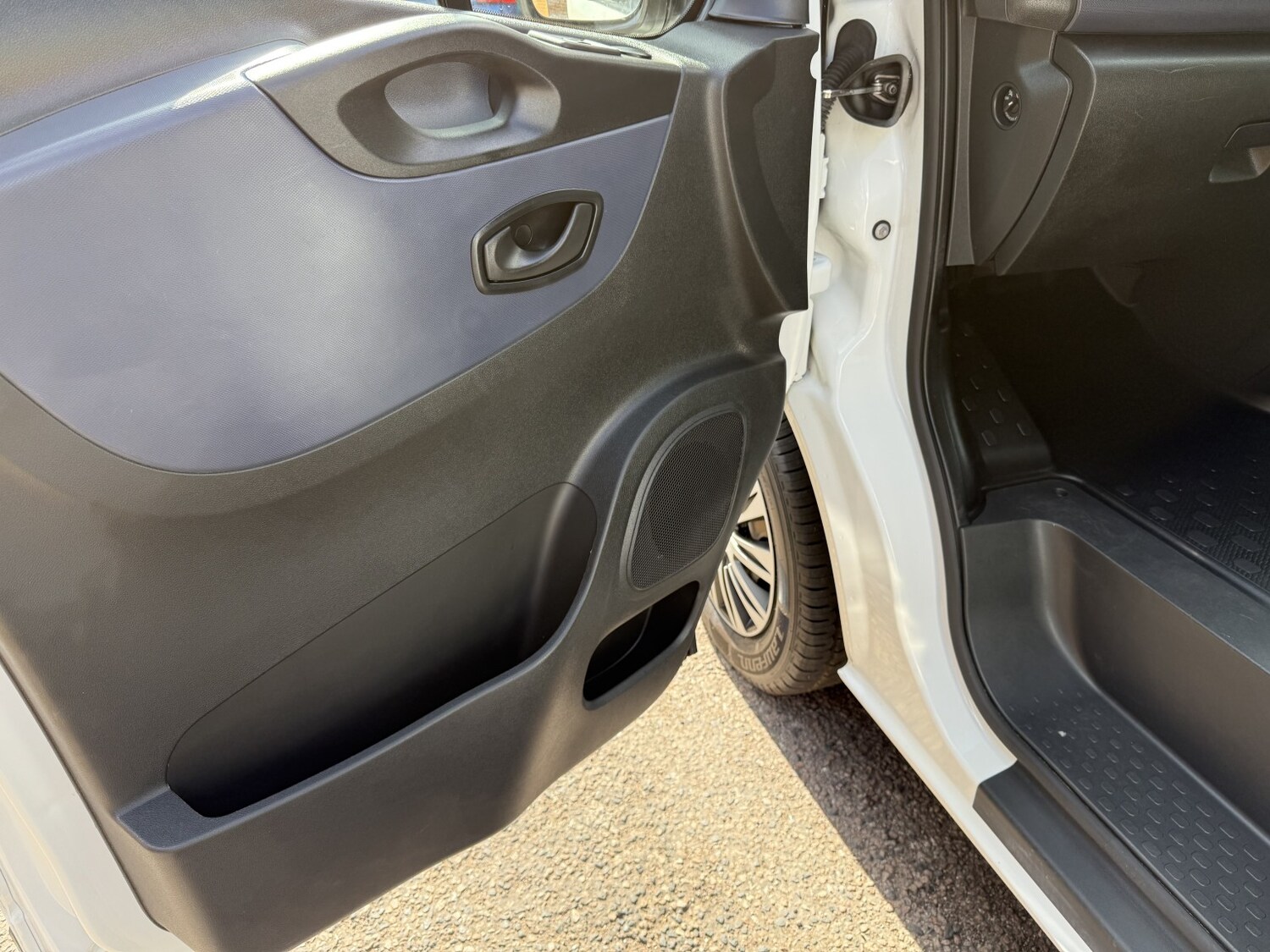 Used Vauxhall Vivaro 2017 for sale - 76198277: Photo 14