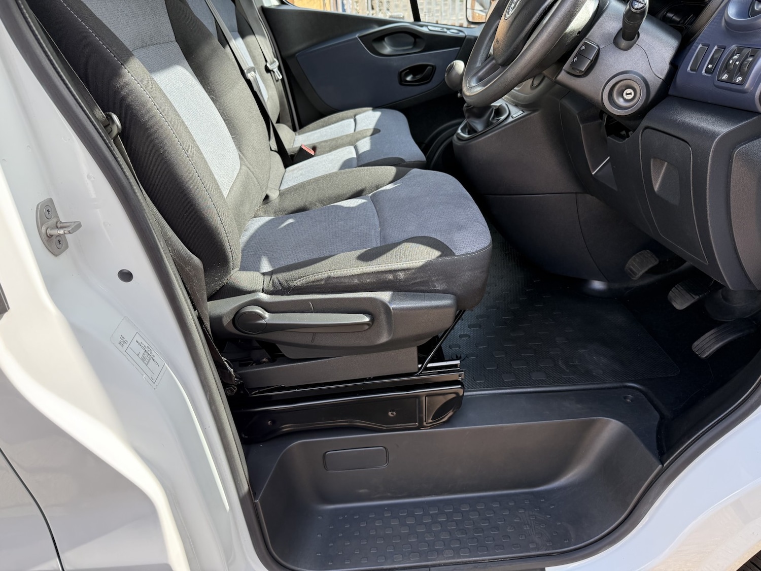 Used Vauxhall Vivaro 2017 for sale - 76198277: Photo 18