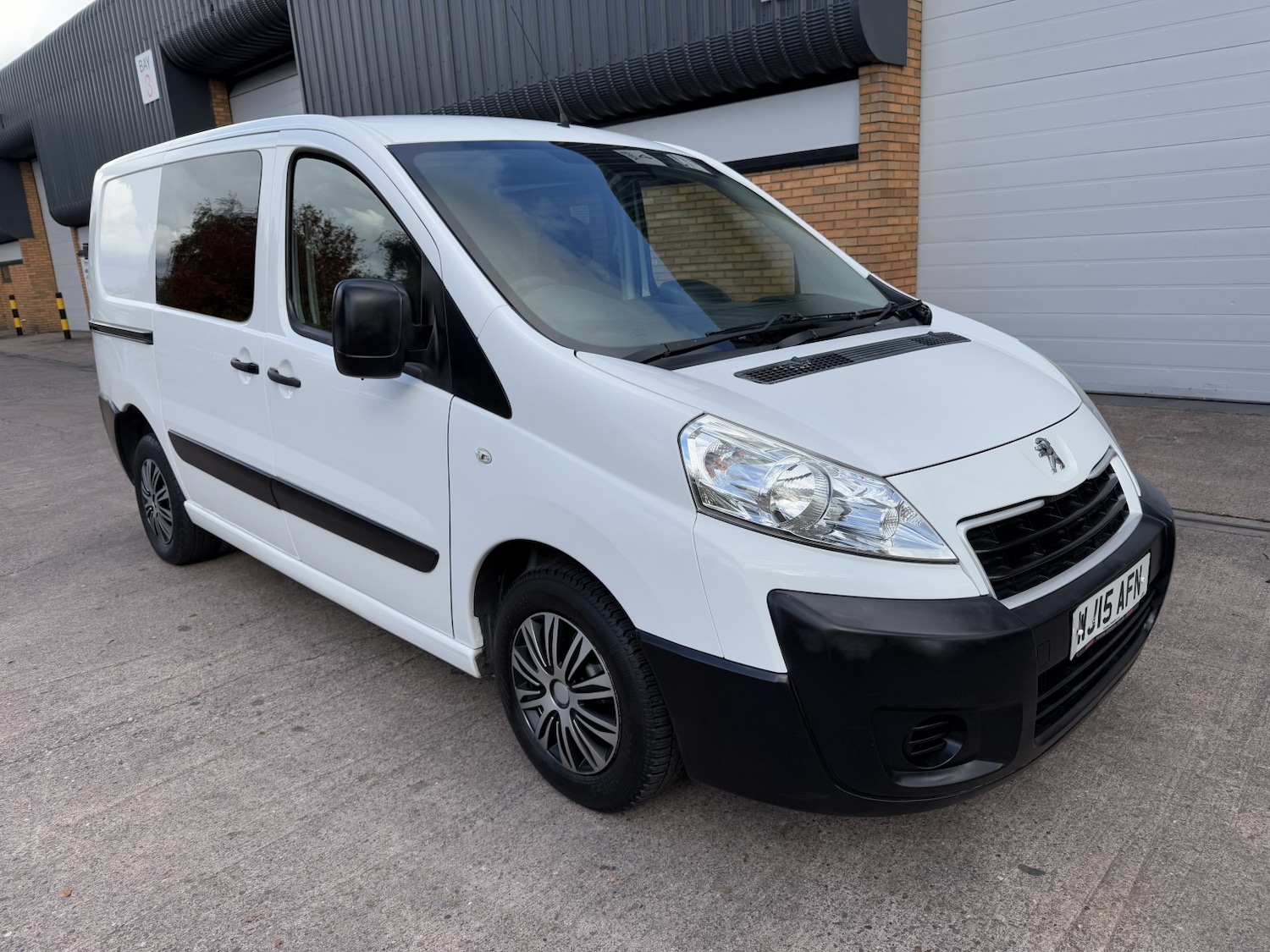 Used Peugeot Expert 2015 for sale - 76369298: Photo 3