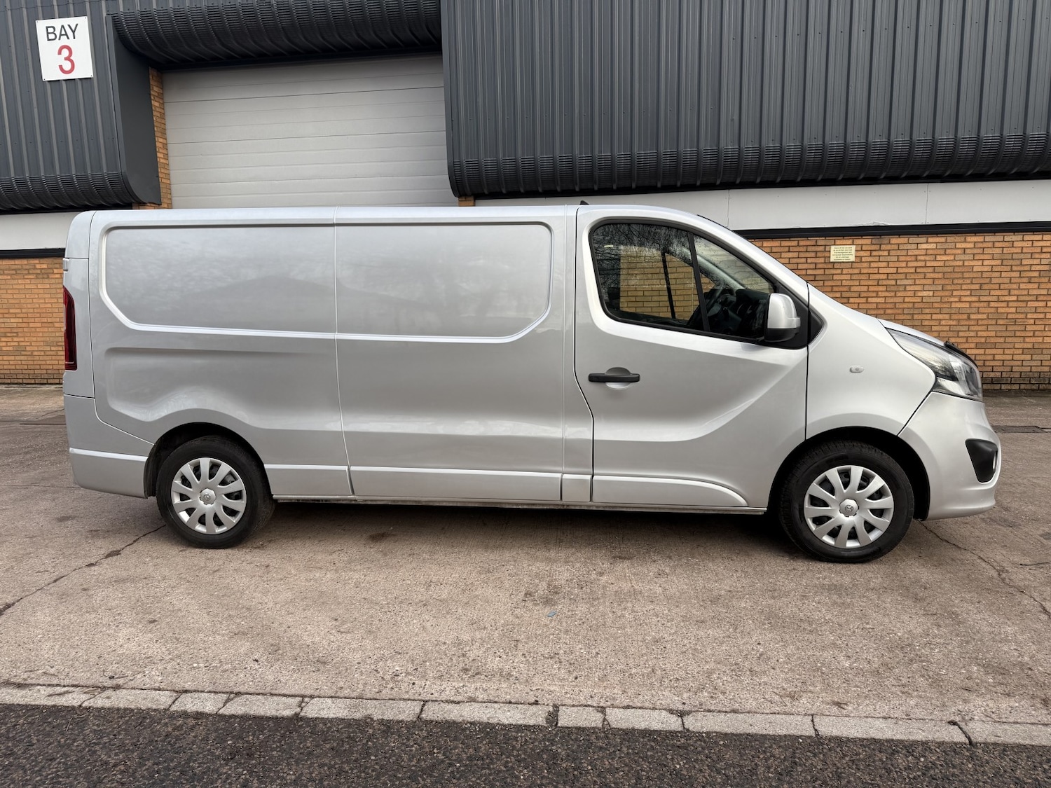 Used Vauxhall Vivaro 2018 for sale - 77251344: Photo 4