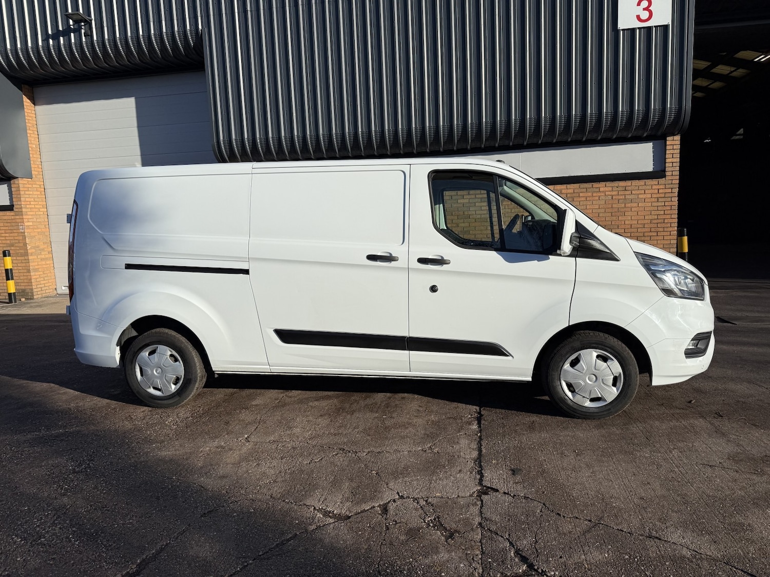 Used Ford Transit Custom 2018 for sale - 76799281: Photo 3
