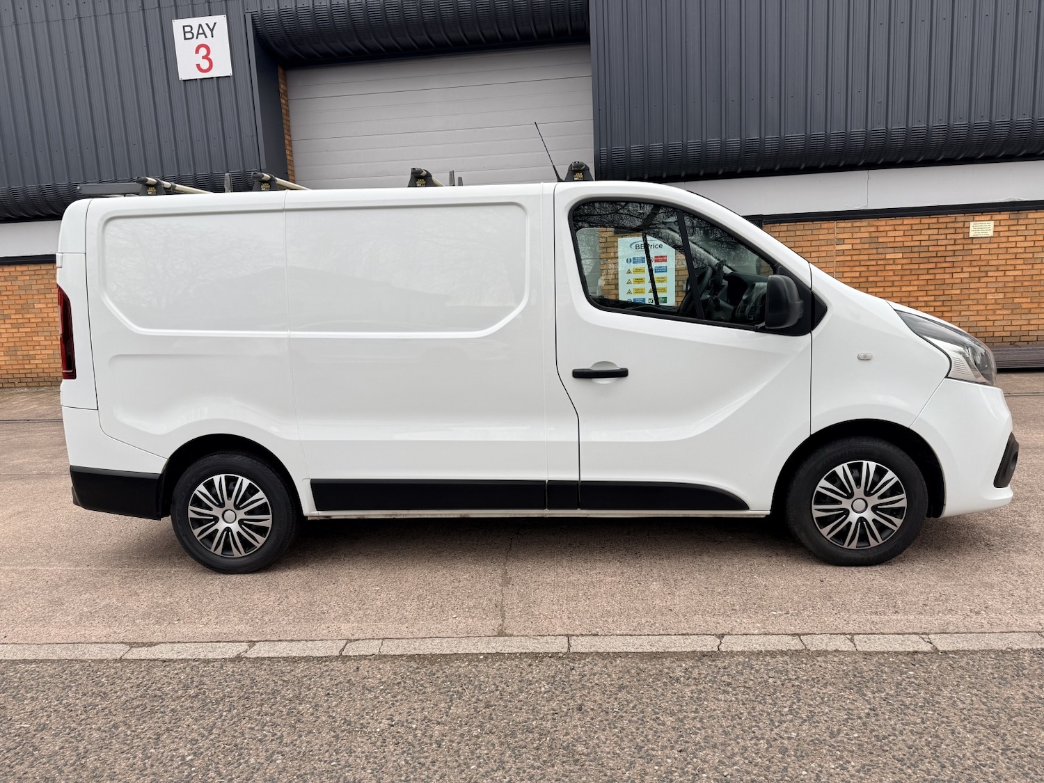 Used Renault Trafic 2018 for sale - 77643817: Photo 2