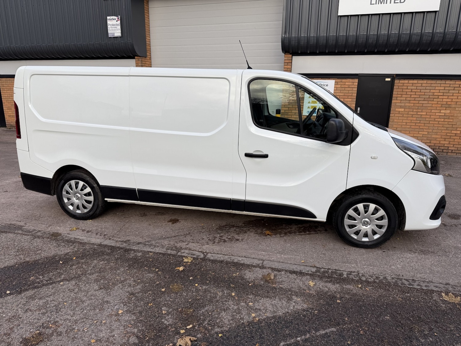 Used Renault Trafic 2019 for sale - 76455532: Photo 2