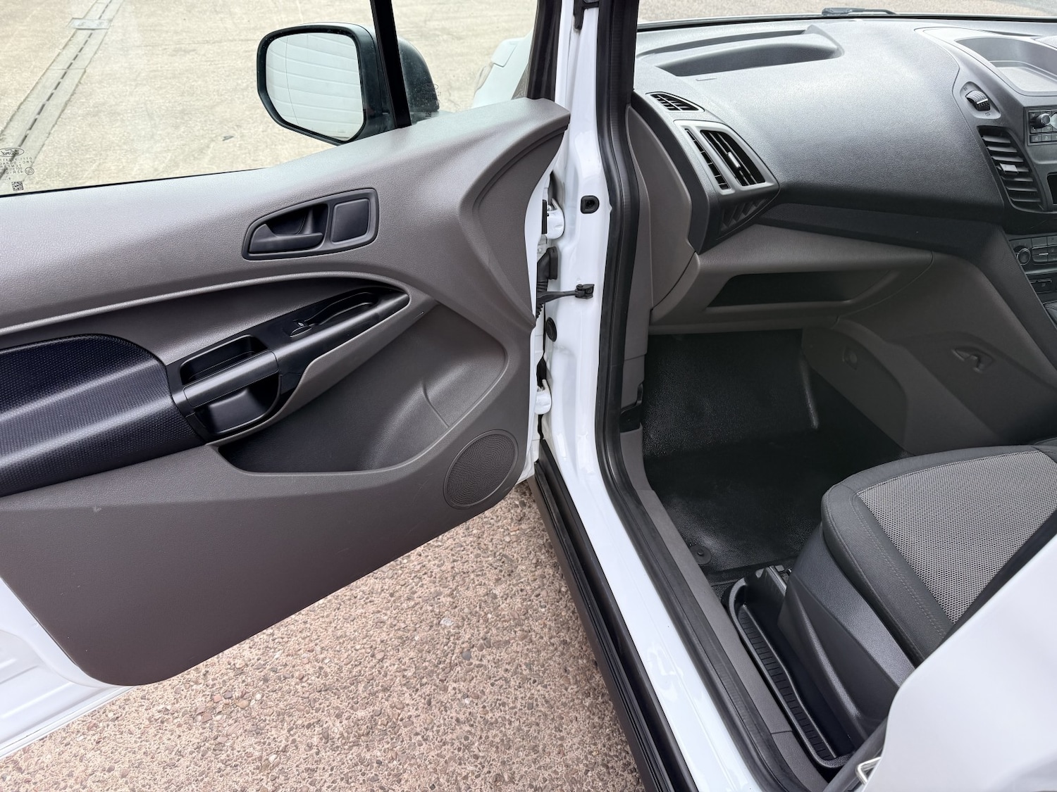 Used Ford Transit Connect 2020 for sale - 77991656: Photo 17