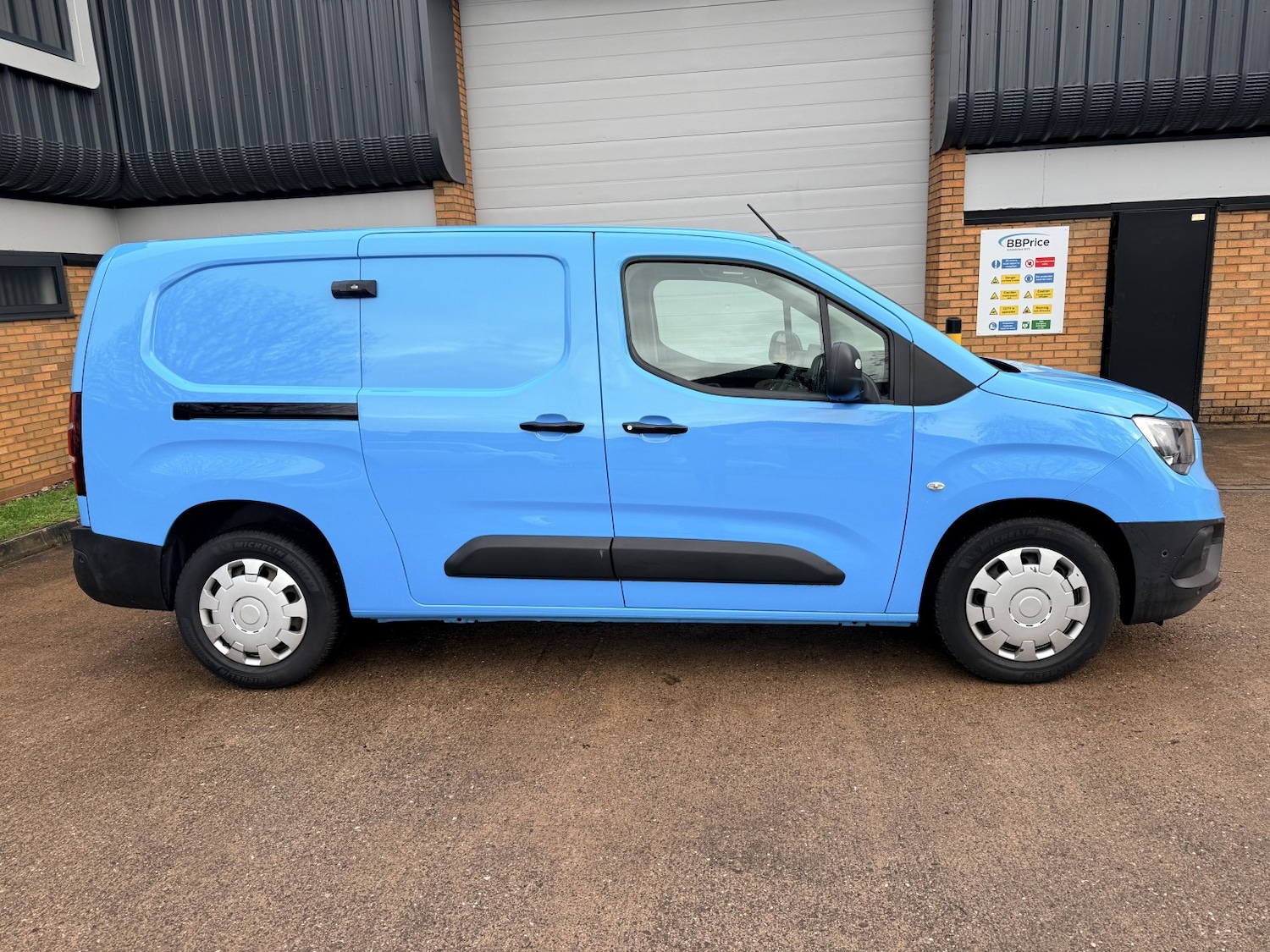 Used Vauxhall Combo 2020 for sale - 77385165: Photo 2