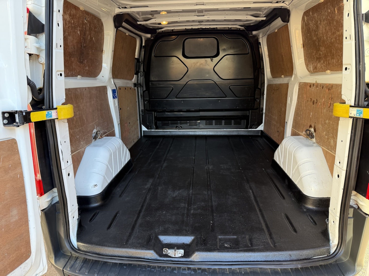 Used Ford Transit Custom 2015 for sale - 76605976: Photo 9