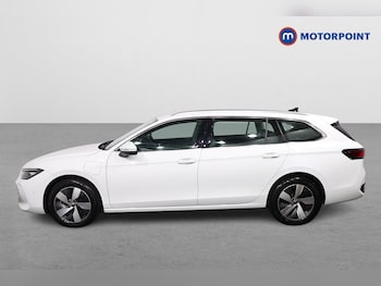 Used Volkswagen Passat 2025 for sale - 77916786: Photo