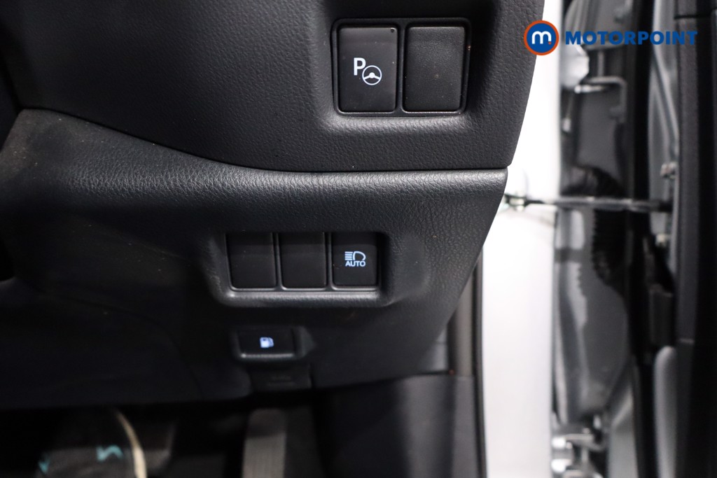 Used Toyota C-HR 2023 for sale - 76255683: Photo 29