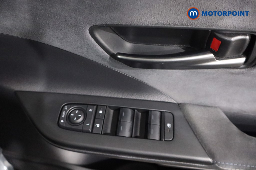 Used Toyota C-HR 2024 for sale - 76344933: Photo 32