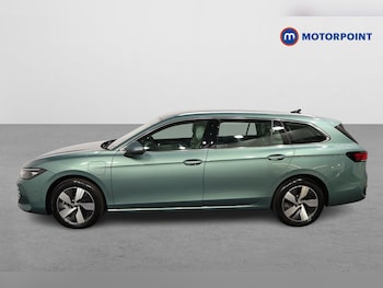 Used Volkswagen Passat 2025 for sale - 75700625: Photo