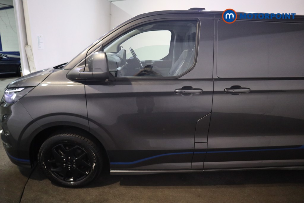 Used Ford Transit Custom 2024 for sale - 76491646: Photo 2