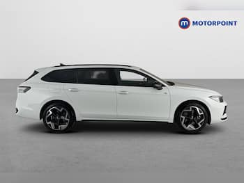 Used Volkswagen Passat 2025 for sale - 79560511: Photo