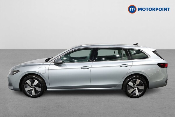 Used Volkswagen Passat 2025 for sale - 75665651: Photo 4