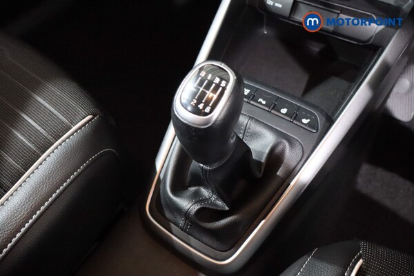 Used Kia Stonic 2023 for sale - 76219390: Photo 22