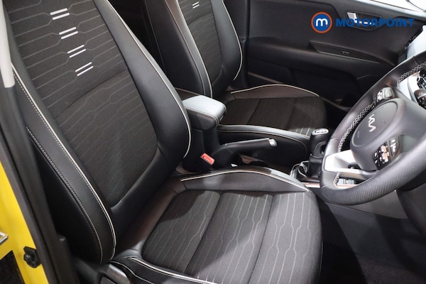 Used Kia Stonic 2023 for sale - 76219390: Photo 32