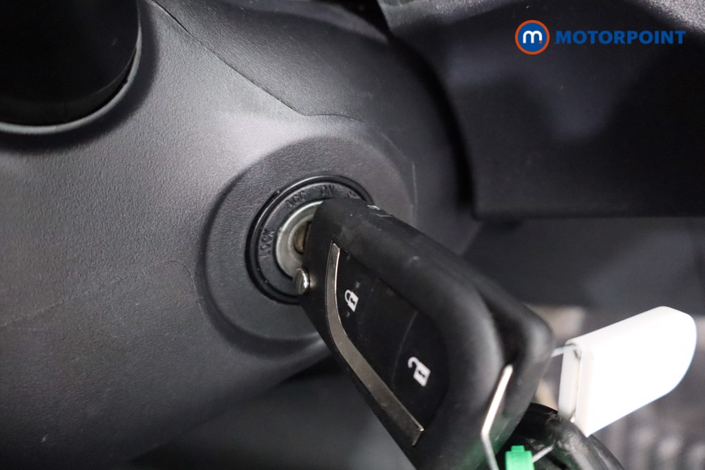 Used Toyota Yaris 2018 for sale - 76352792: Photo 21