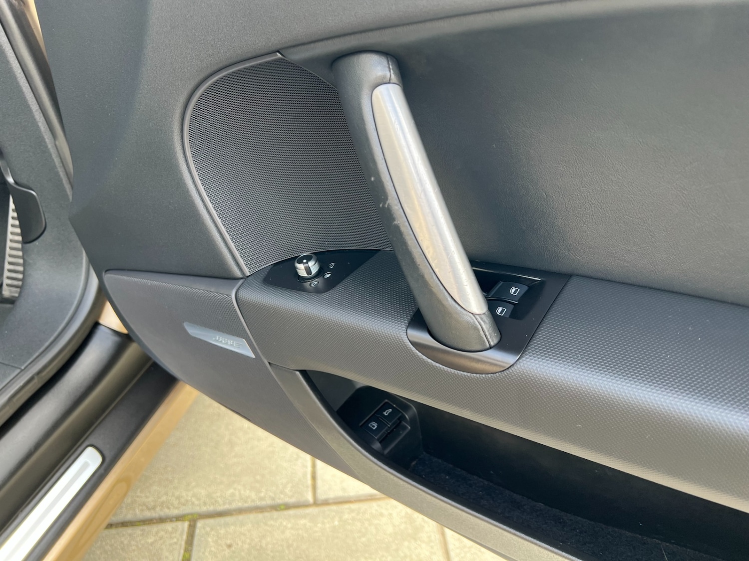 Used Audi TT 2011 for sale - 77460329: Photo 32