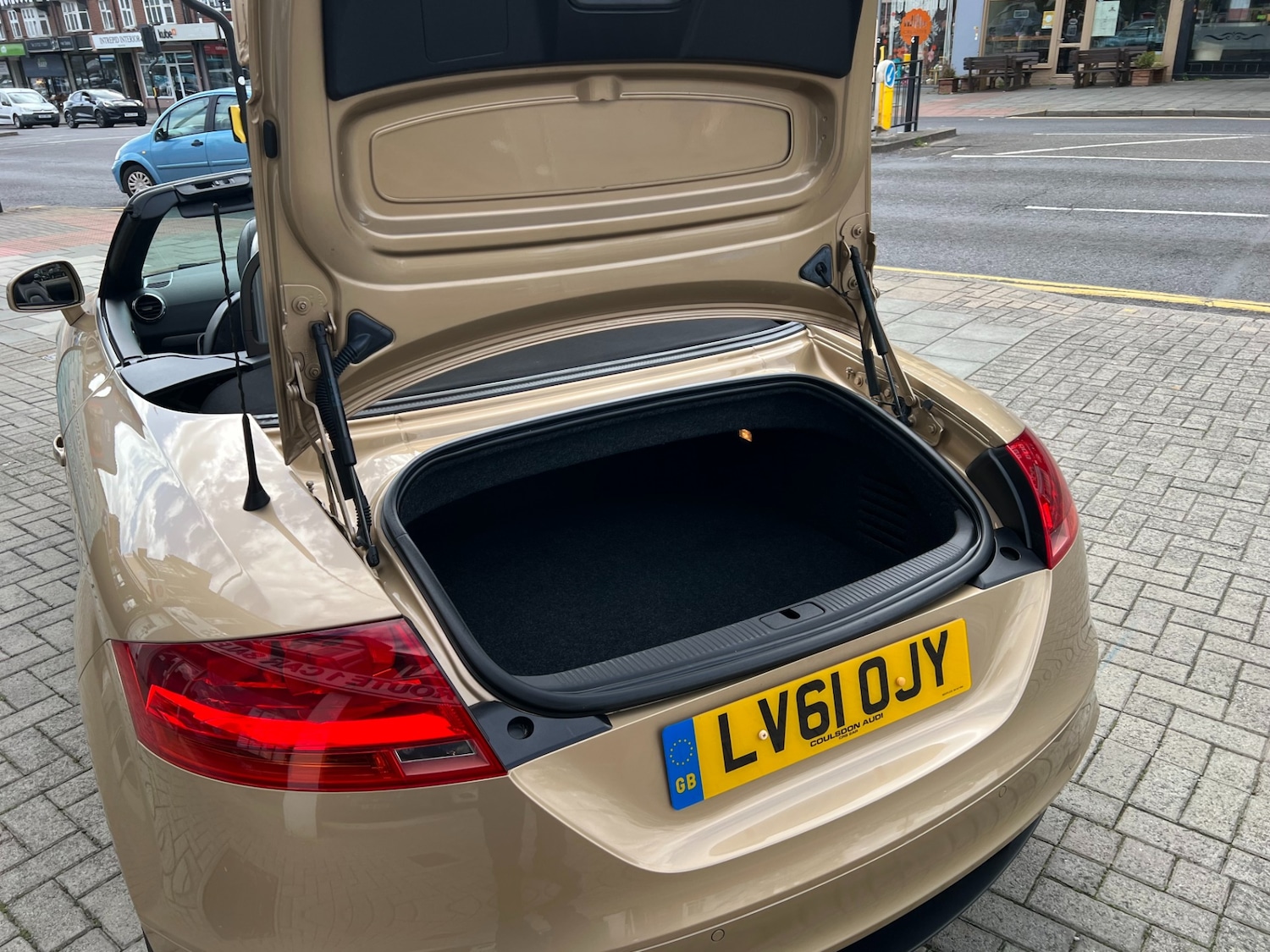 Used Audi TT 2011 for sale - 77460329: Photo 40