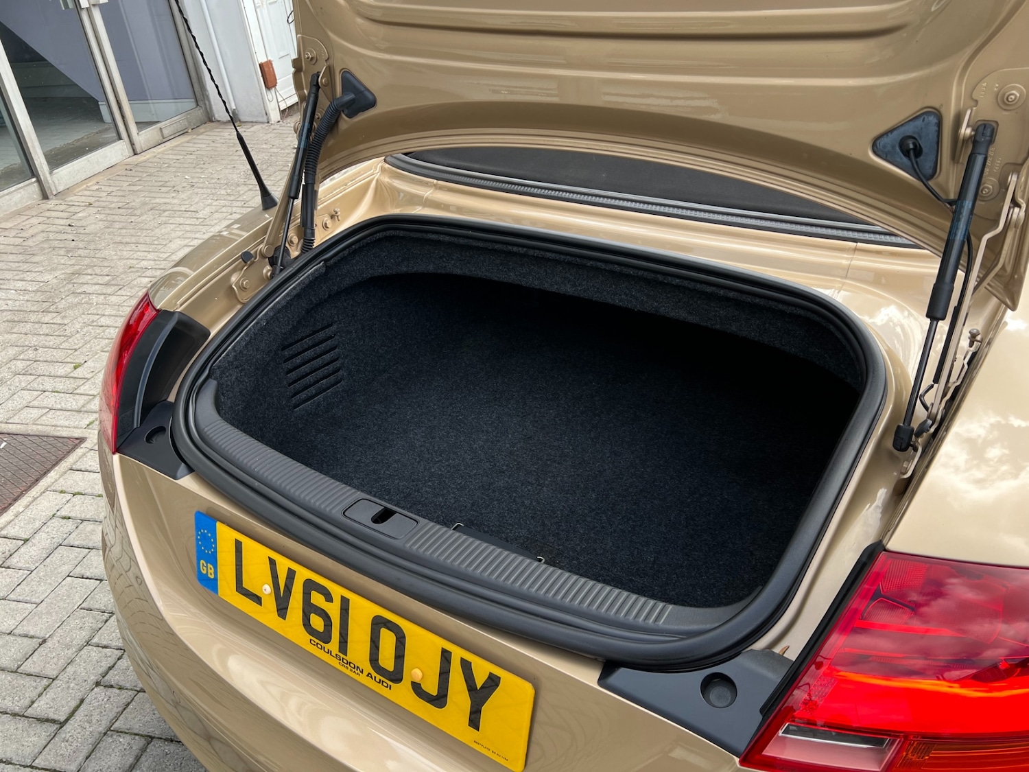 Used Audi TT 2011 for sale - 77460329: Photo 41