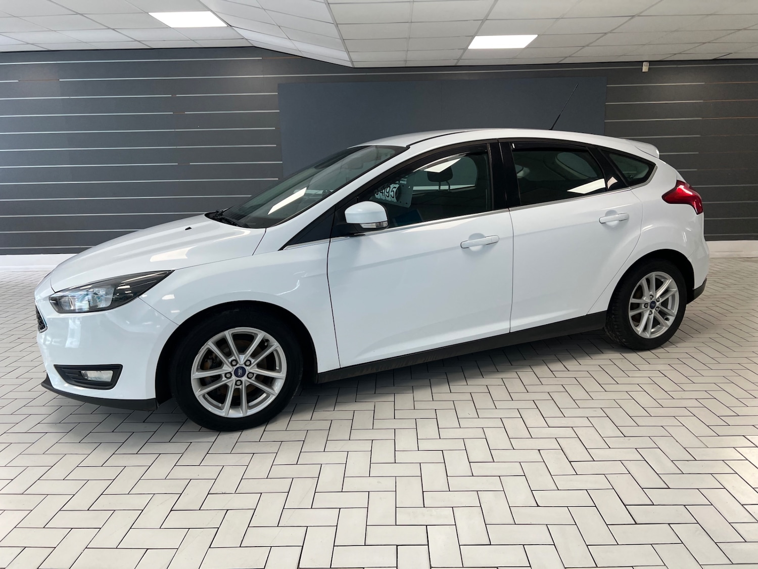 Used Ford Focus 2015 for sale - 77579499: Photo 2