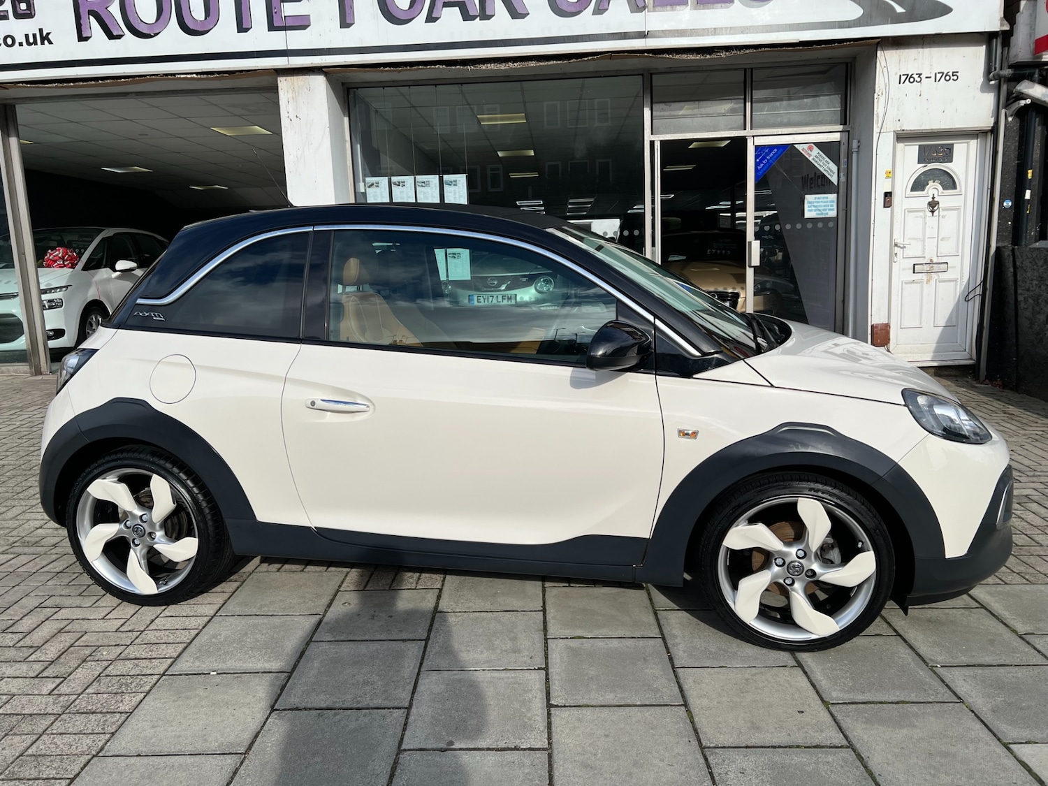 Used Vauxhall ADAM 2014 for sale - 77459988: Photo 2