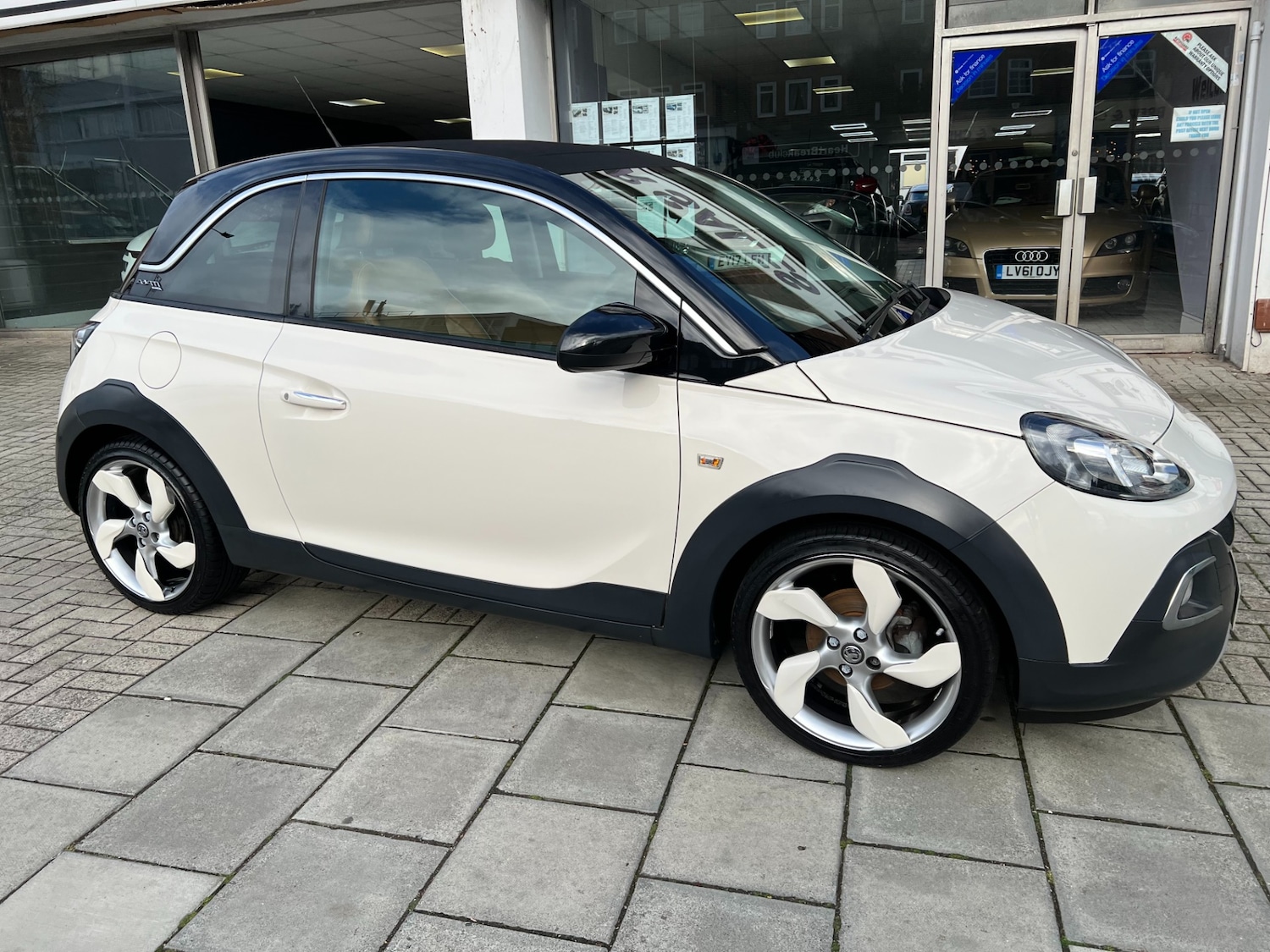 Used Vauxhall ADAM 2014 for sale - 77459988: Photo 40