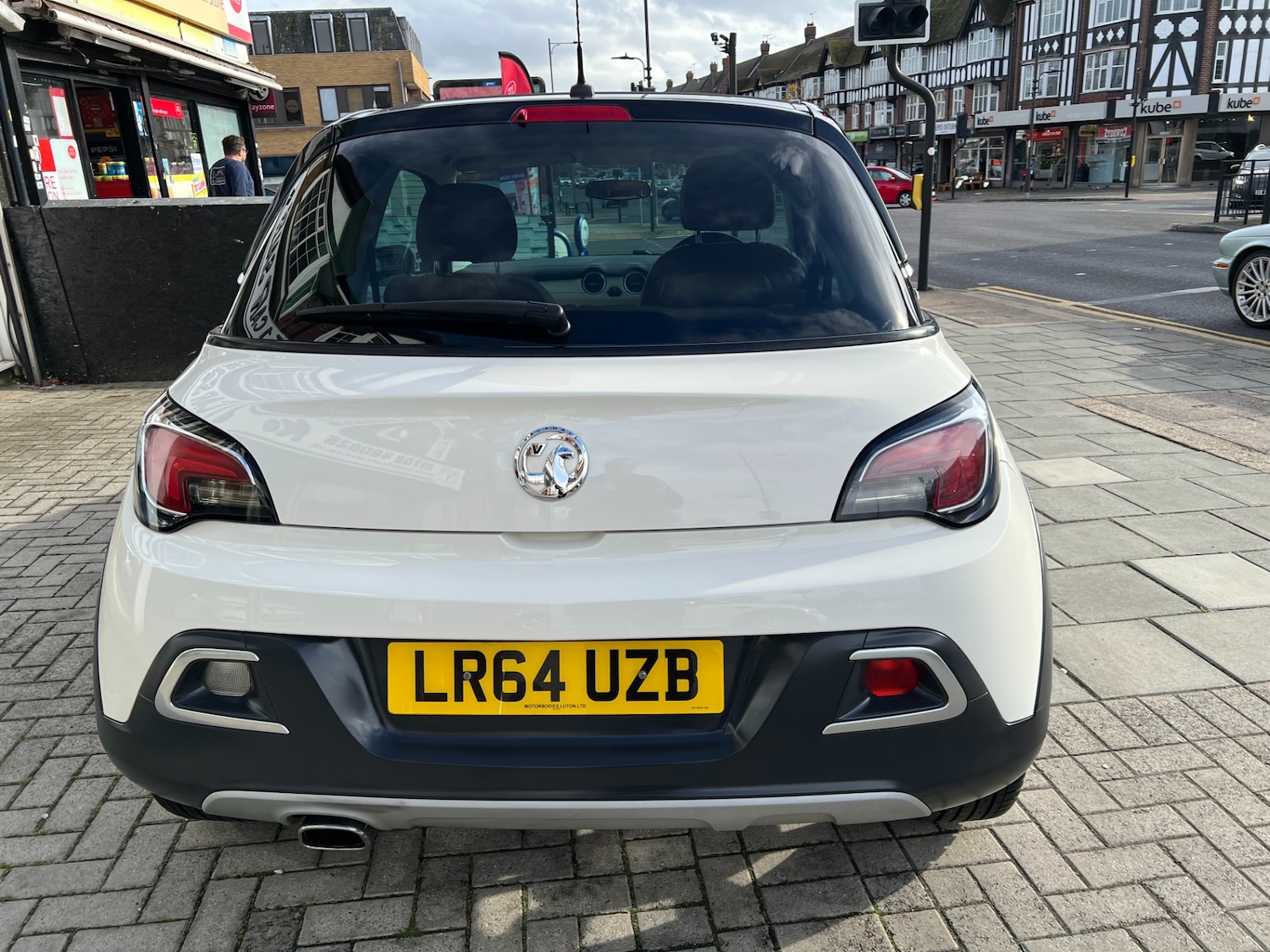 Used Vauxhall ADAM 2014 for sale - 77459988: Photo 6