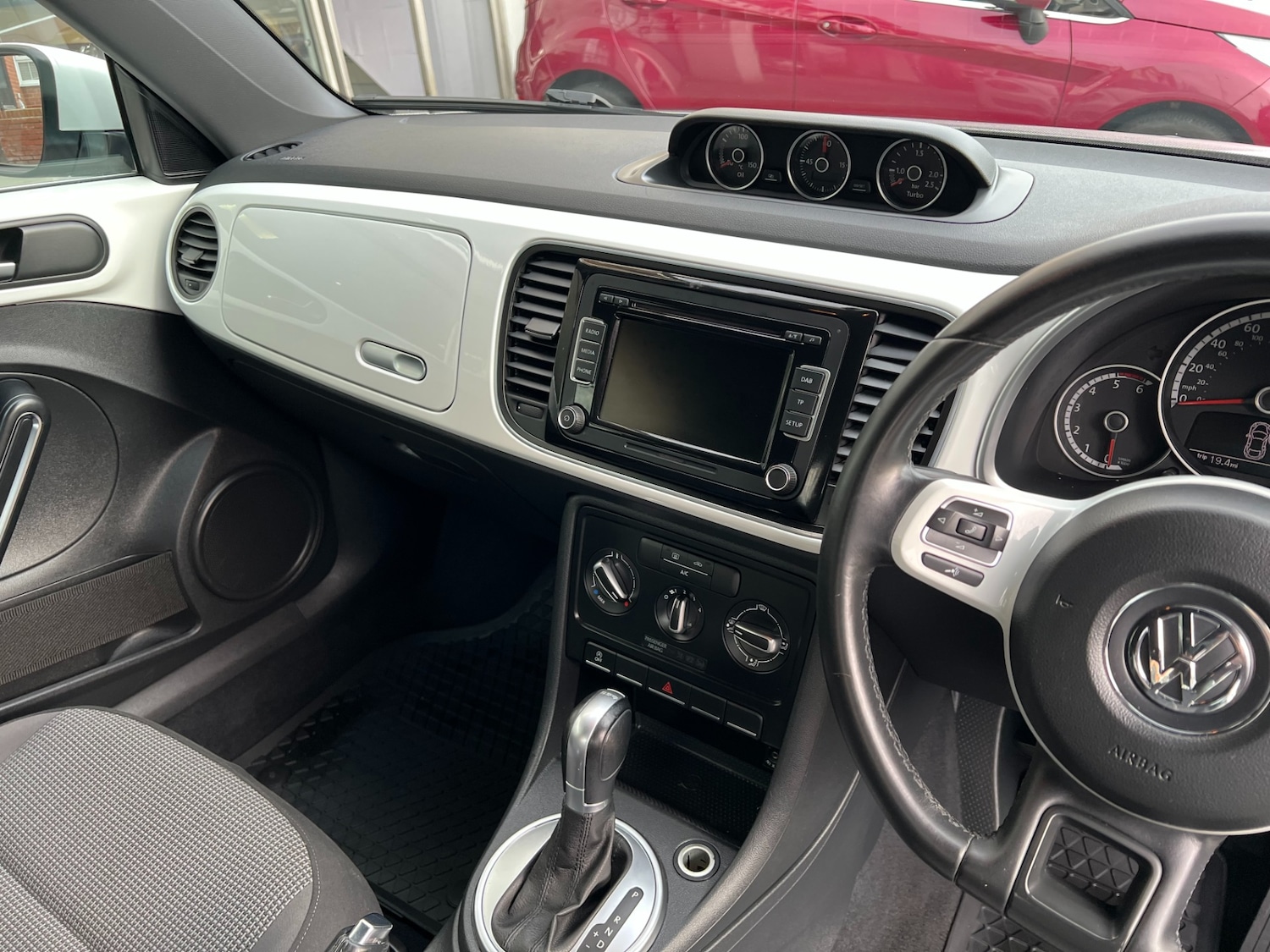 Used Volkswagen Beetle 2014 for sale - 77460392: Photo 33