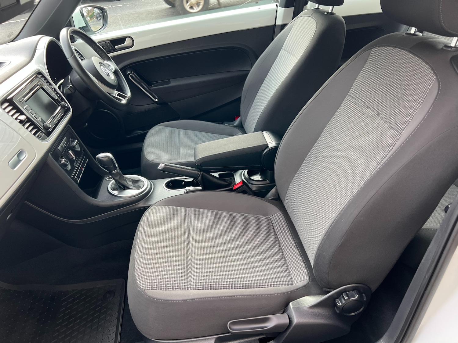 Used Volkswagen Beetle 2014 for sale - 77460392: Photo 36